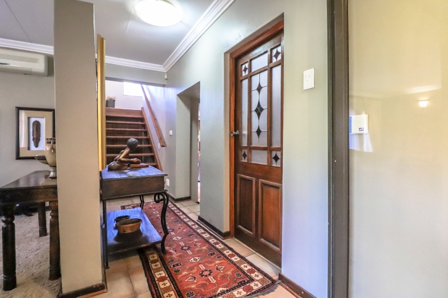6 Bedroom Property for Sale in Heuwelsig Free State